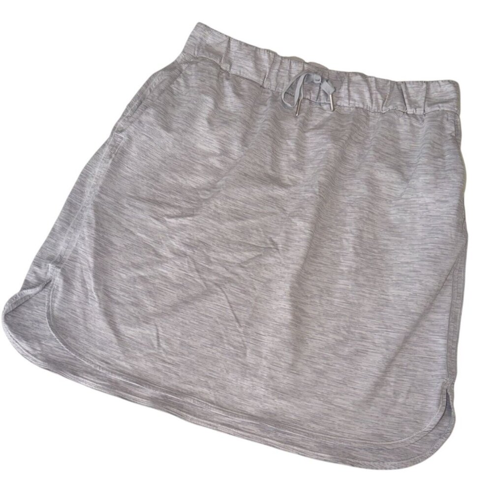 Lululemon On the Fly White and Grey Front Pockets Drawstring Skirt Size 12
